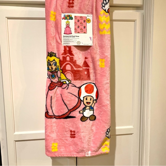 nitendo Other - SUPER MARIO BROTHERS PEACHS CASTLE PRINCESS OVERSIZED SOFT PLUSH THROW 50in/70in